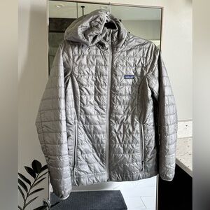 Patagonia Women’s Nano Puff Hoody Jacket XS Feather Grey Silver